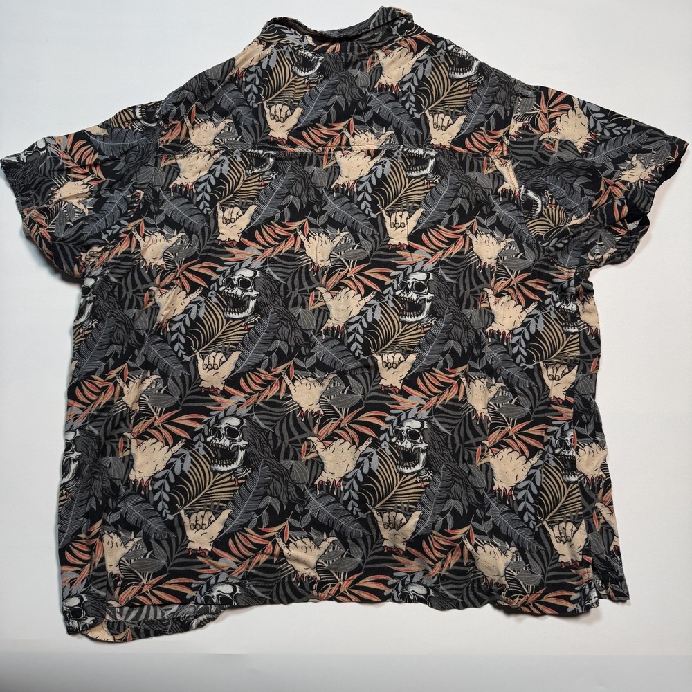 Liquid Death Shirt Mens Large Black Skull Hawaiian Aloha‎ Button Front Tropical - Picture 8 of 8